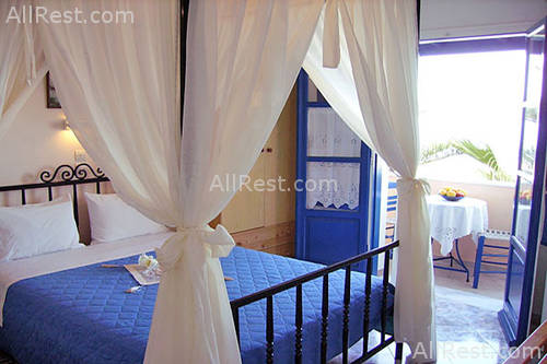 Thira Hotel Apartments 3
